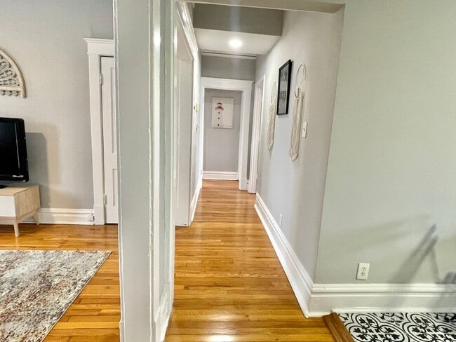 Building Photo - 4205 Botanical Ave