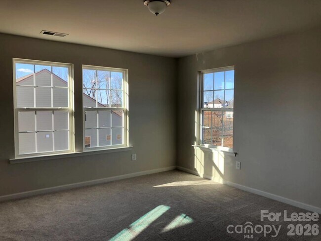 Building Photo - 3001 Deep River Wy