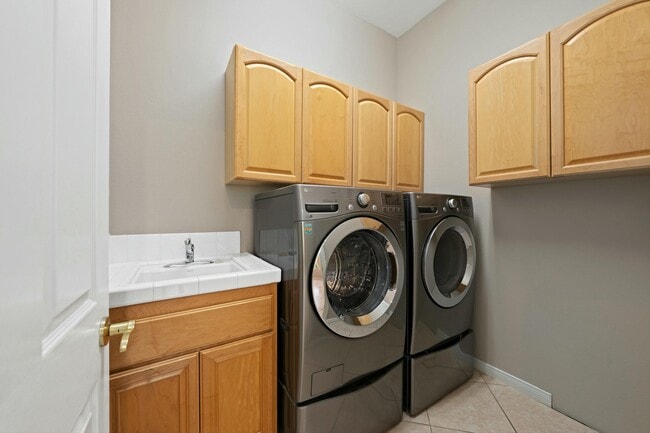 Building Photo - 79862 Amora Dr