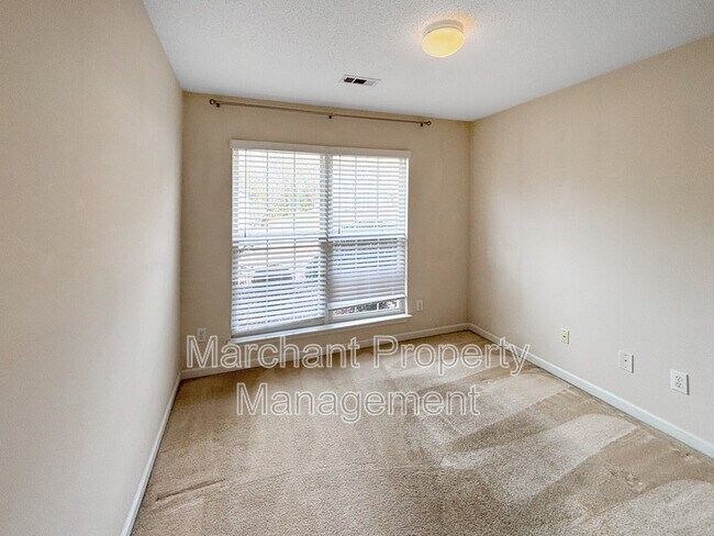 Building Photo - 113 W Okaloosa Way