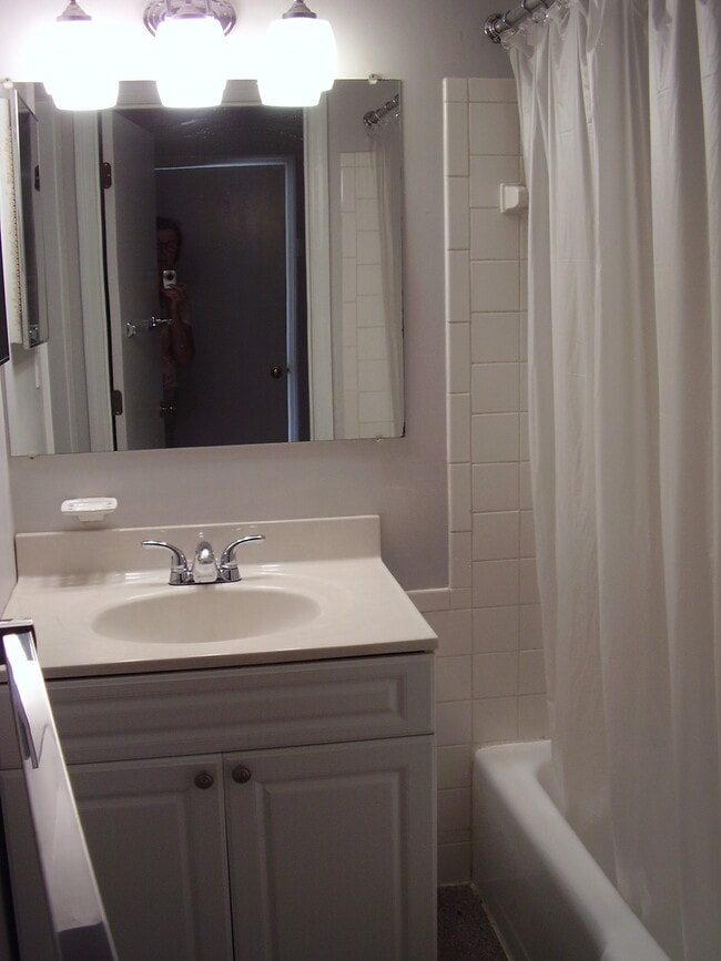 Bathroom - 1120 Chatham Park Dr