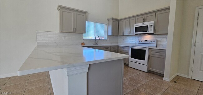 Building Photo - 420 SE 15th Terrace