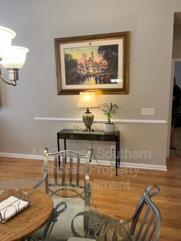 Building Photo - 264 Viareggio Road