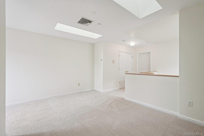 Building Photo - 2 Leeward Dr
