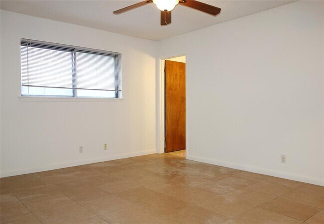 Building Photo - 1416 Cardinal Hill Dr