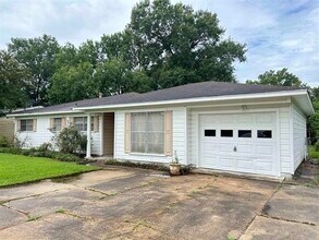Building Photo - 270 Ferndale Ln