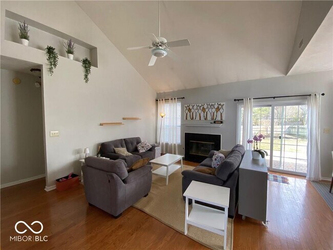Building Photo - 10331 Lakeland Dr