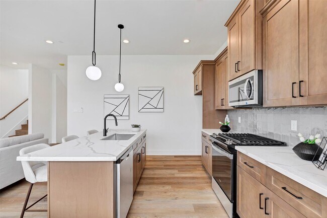 Building Photo - 4703 Oats St