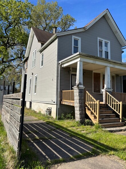 Building Photo - 545 W 62nd St