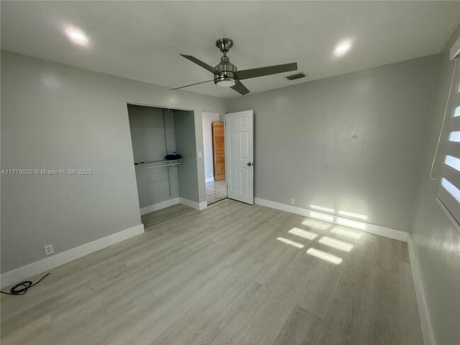 Building Photo - 2 bedroom in Hollywood FL 33023