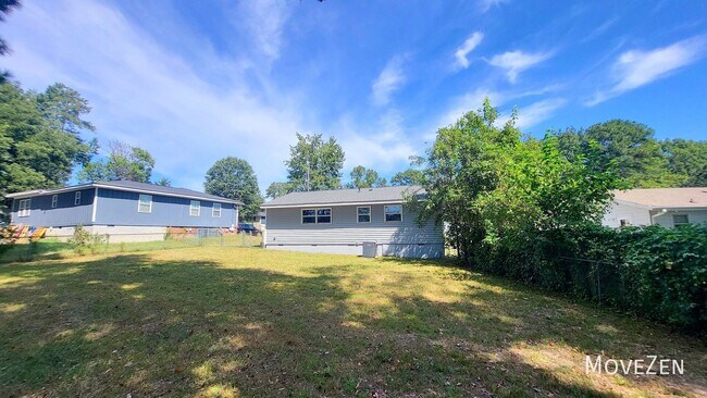 Building Photo - 206 Plaza Dr