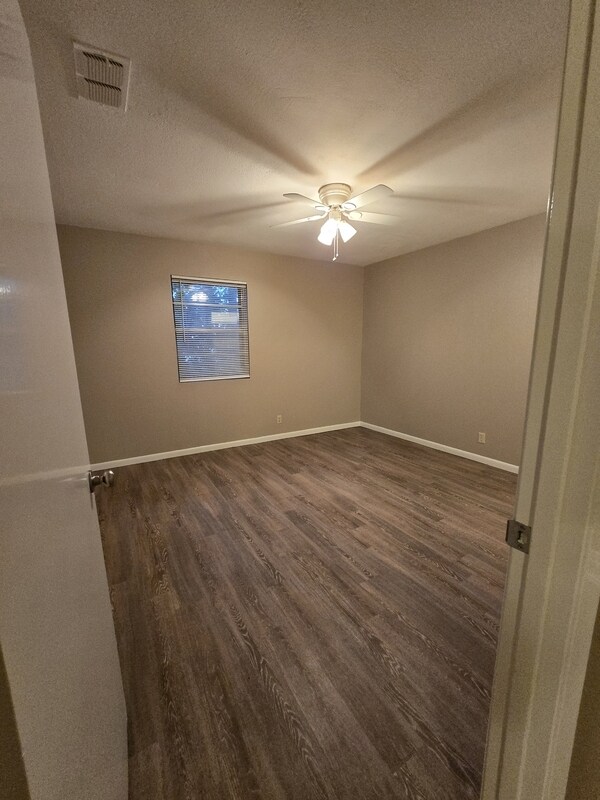 Building Photo - 505 E Acker Tap St