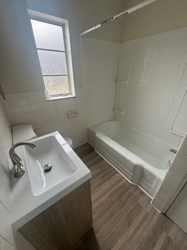 Building Photo - 545 Stokes Ave