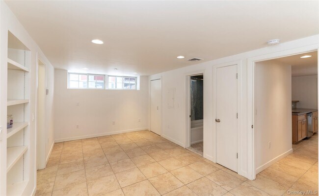 Building Photo - 40 Prospect St