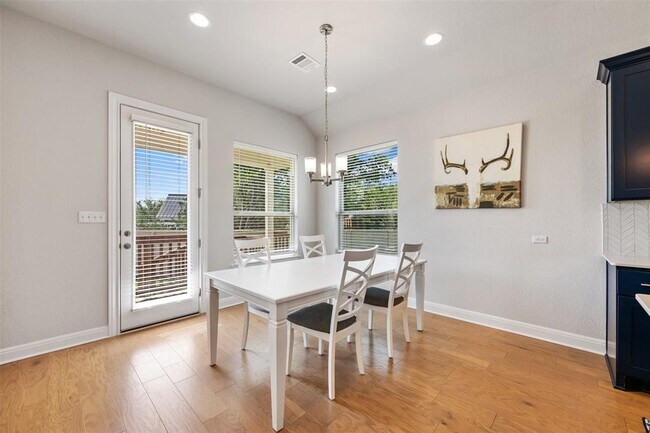 Building Photo - 686 Treadwell Ln