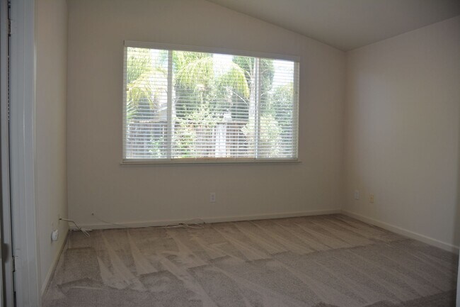 Building Photo - 5163 Tehachapi Way