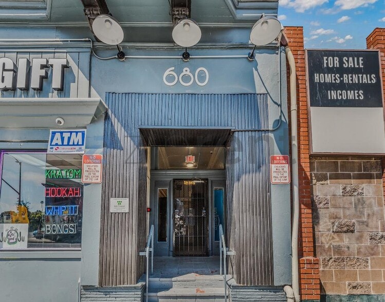 Building Photo - 680 14th St