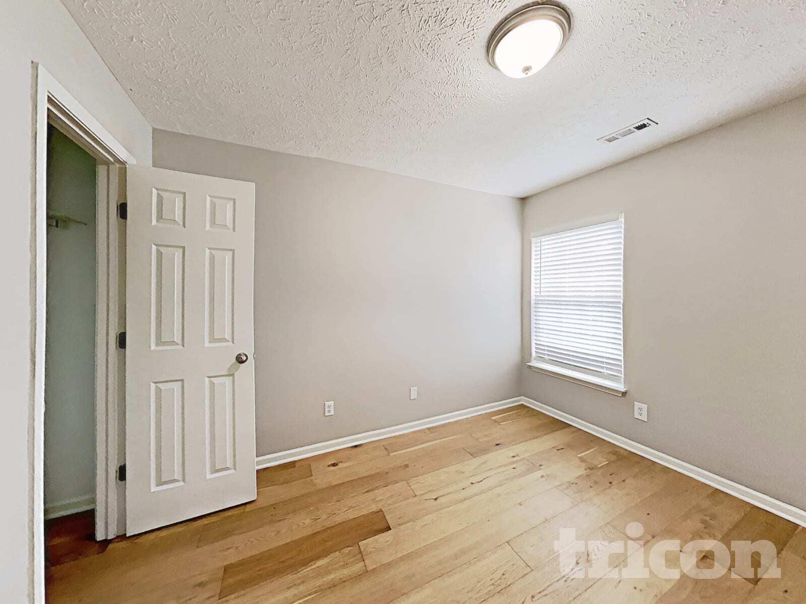 Building Photo - 4021 Deer Run Trce