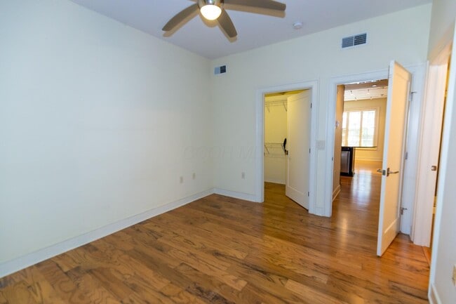 Building Photo - 266 E Gay St