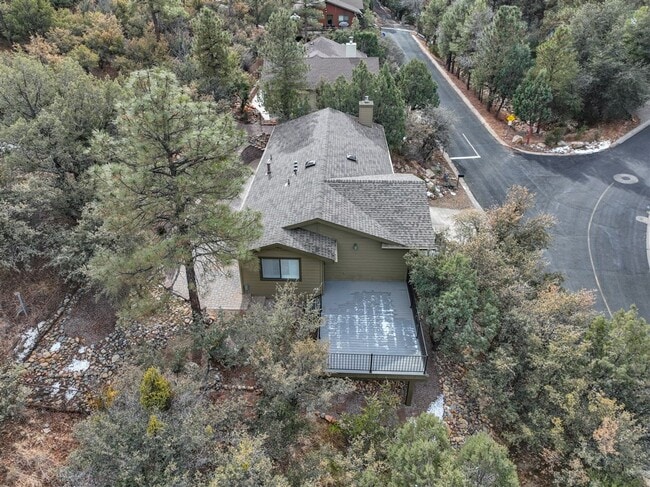 Building Photo - 3 bedroom, 2 bathroom home in Forest Hylands!
