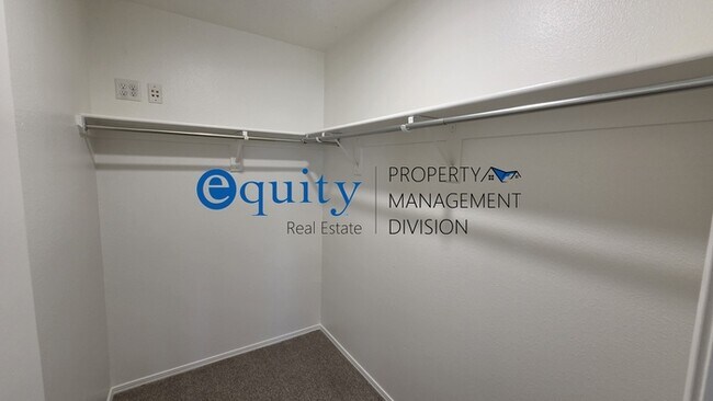 Building Photo - 11851 Poultry Dr