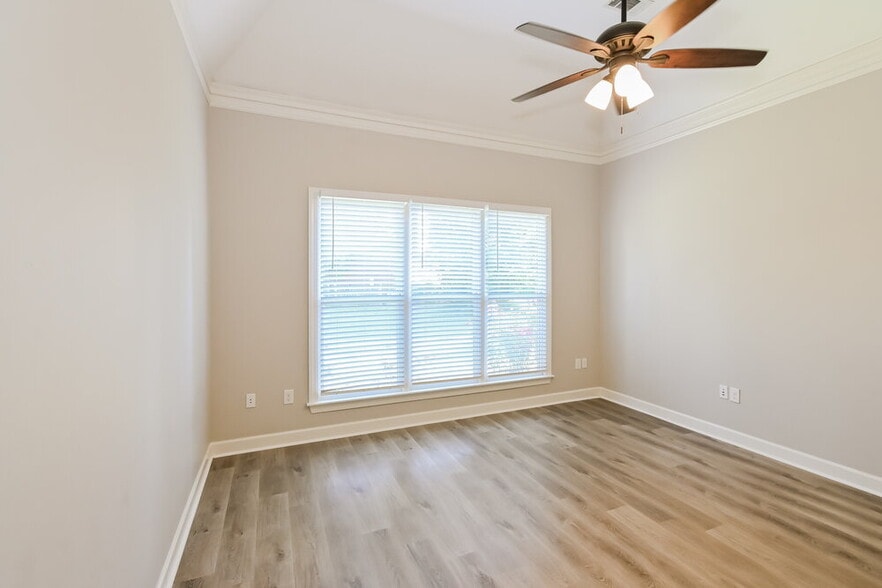 Building Photo - 7032 Apache Dr