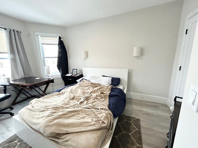 Building Photo - 23 Mt Vernon St