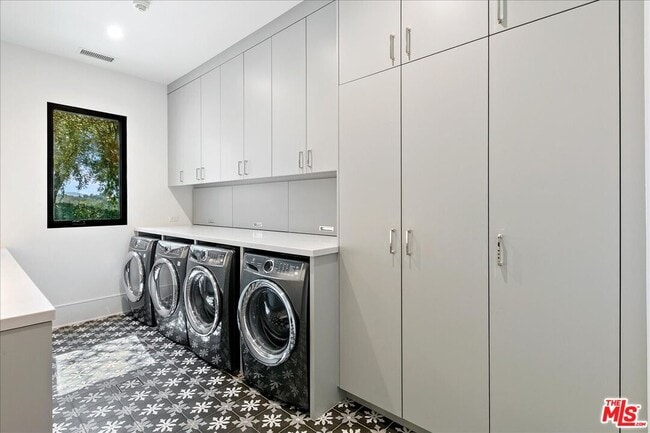 Building Photo - 5757 Hoback Glen Rd