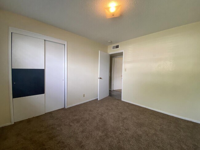 Building Photo - 2609 W Griffith Way