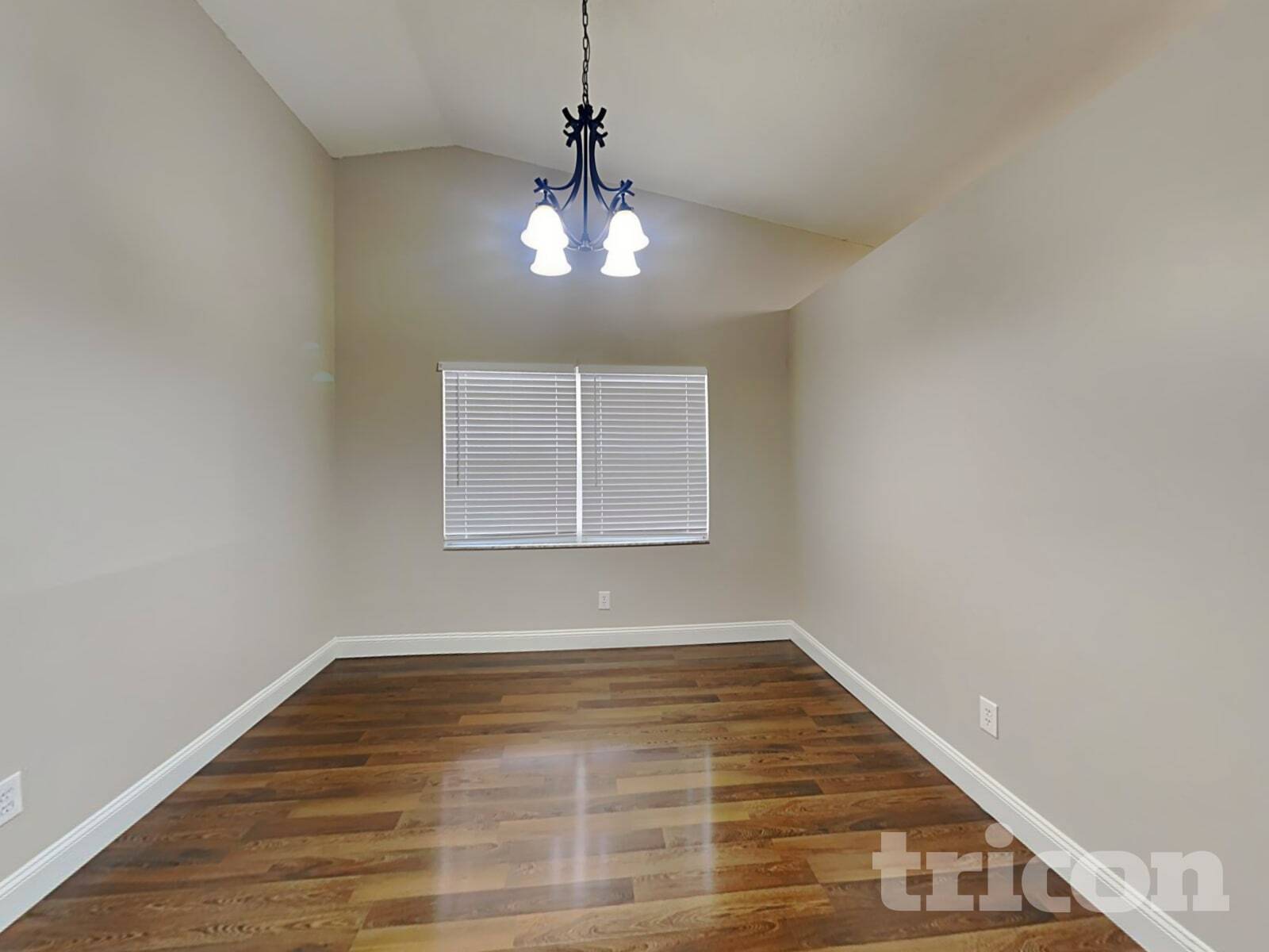 Building Photo - 1115 Hardwood Dr