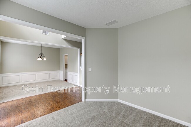 Building Photo - 305 Leatherman Ct