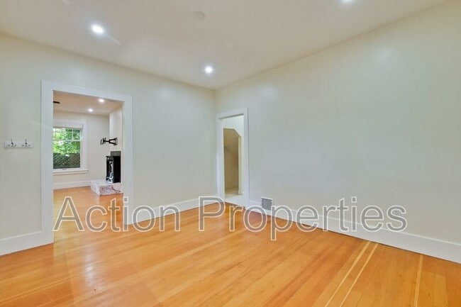 Building Photo - 315 Melville Ave