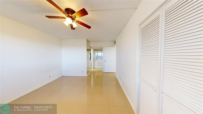 Building Photo - 3080 N Course Dr