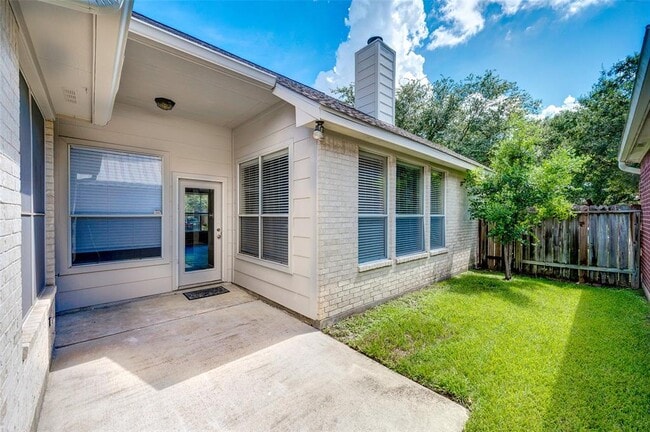 Building Photo - 1902 Emerald Green Dr