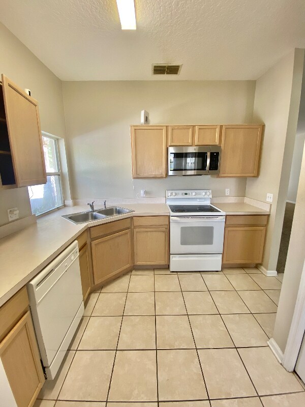 Building Photo - 3111 Crane's Cove Loop