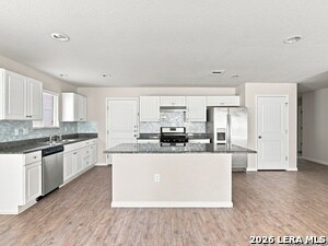 Building Photo - 10203 Relic Oaks