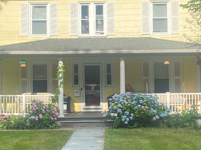 Building Photo - 6 McCabe St