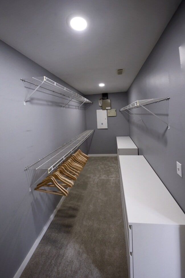 Building Photo - 702 Ruthven St