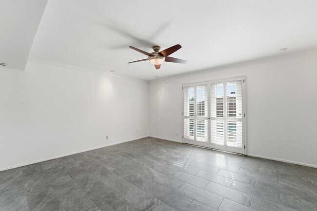 Building Photo - Welcome to this beautiful 4-bedroom, 3-bathroom home in Tempe Arizona!