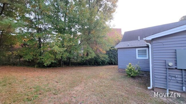 Building Photo - 9 Ratcale Ln