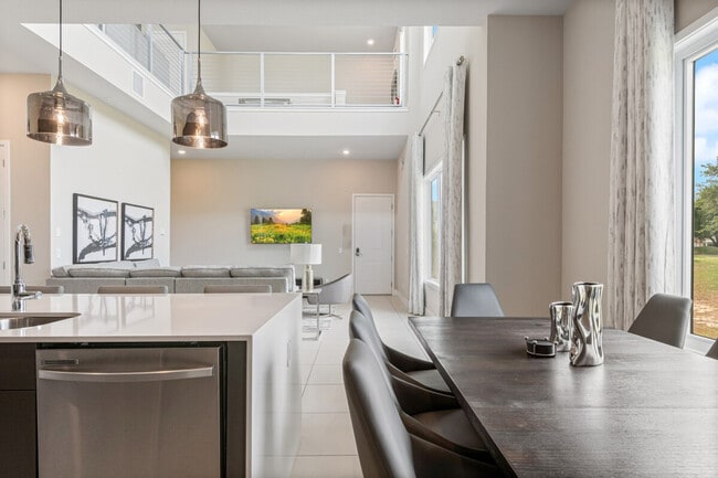 Building Photo - 7740 Sandy Ridge Dr