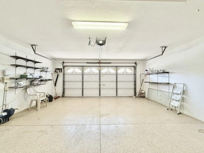Building Photo - 8724 Ashbury Dr