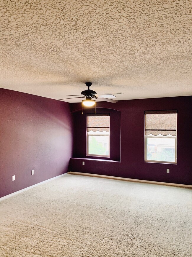 Building Photo - 10847 Fort Point Ln NE