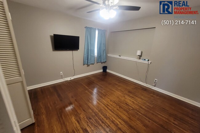 Building Photo - 130 Sheridan Rd