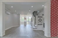 Building Photo - 1542 S 57th St