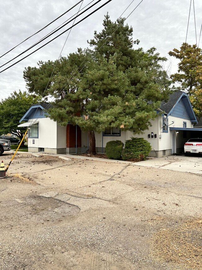 Building Photo - Where Privacy meets community!