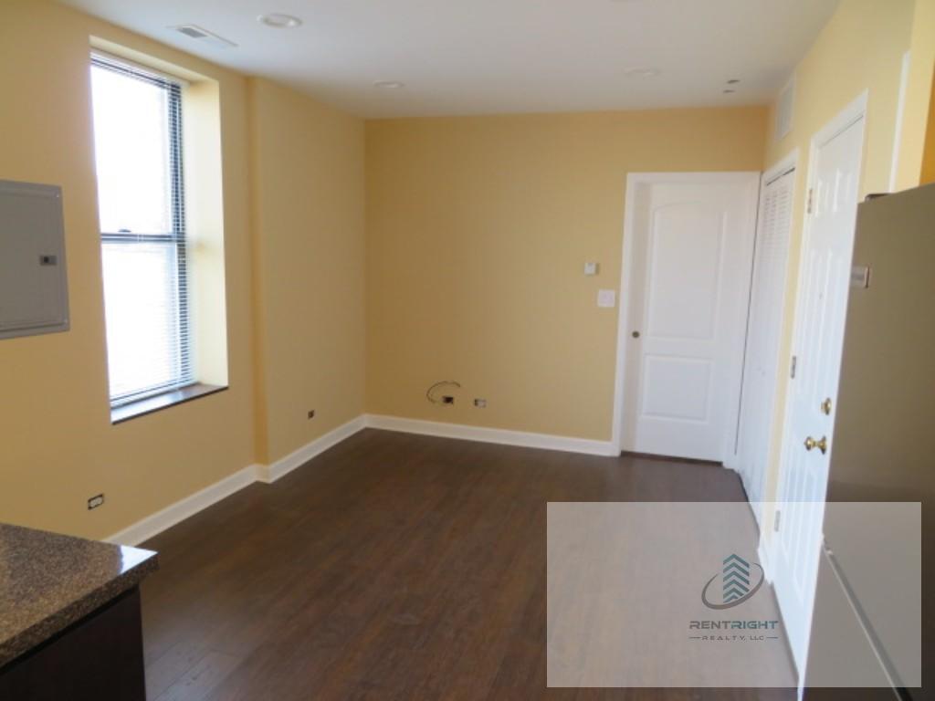 Building Photo - 1458 N Bosworth Ave