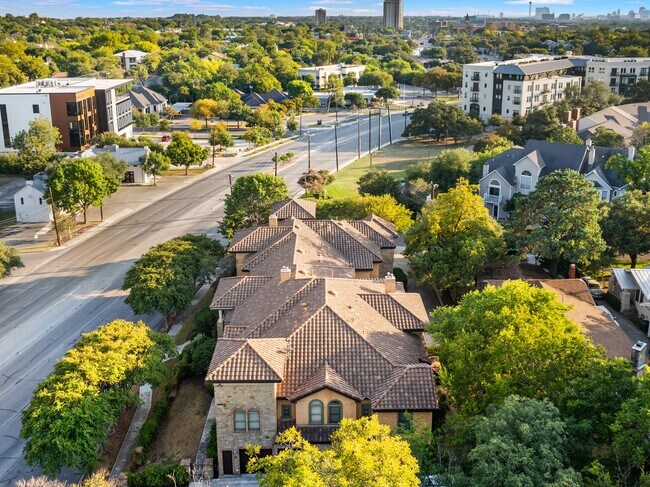 Building Photo - 123 Eaton St