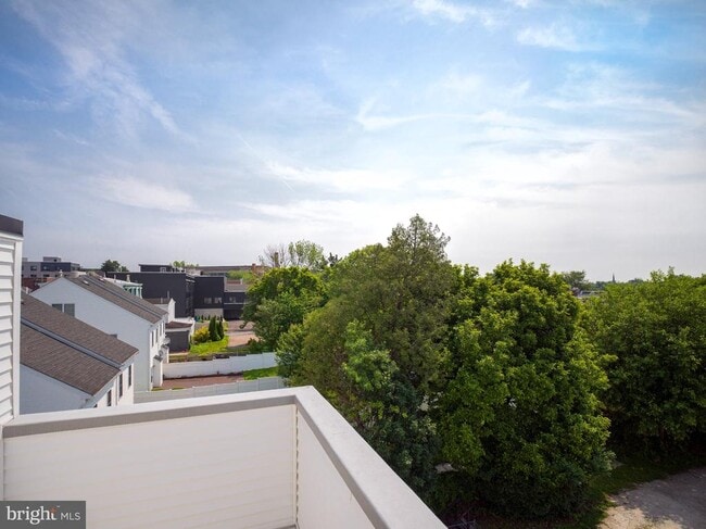 Building Photo - 303 Fountain St