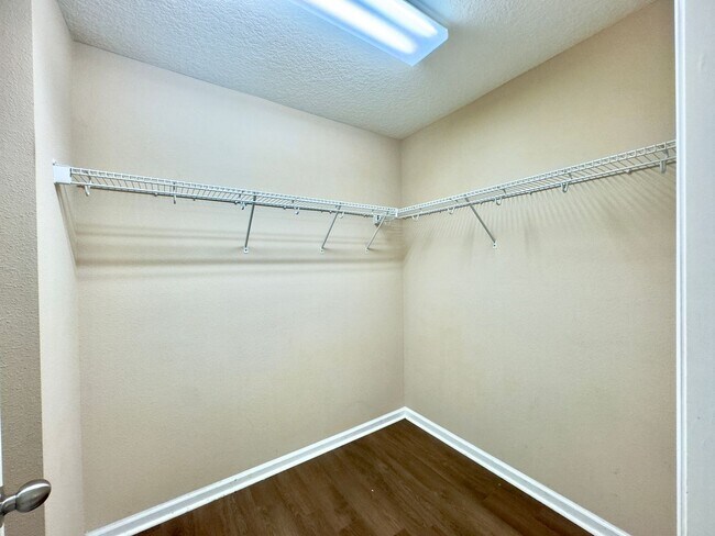 Building Photo - Spacious 4-Bedroom Home with Outdoor Oasis...